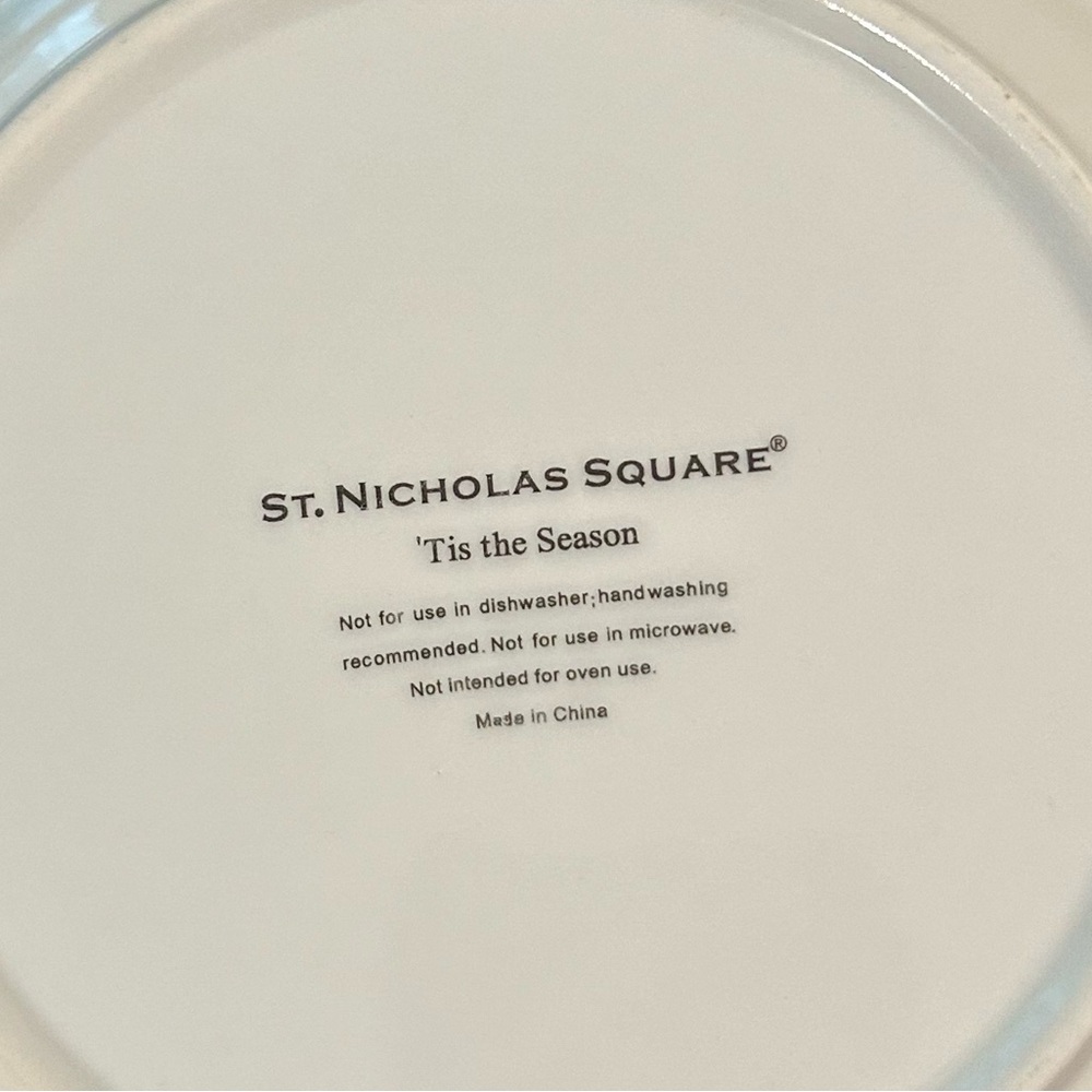 Appetizer/Dessert Christmas Holiday Tis the Season 6.5” Glass Plates - Set of 3 - Picture 5 of 5